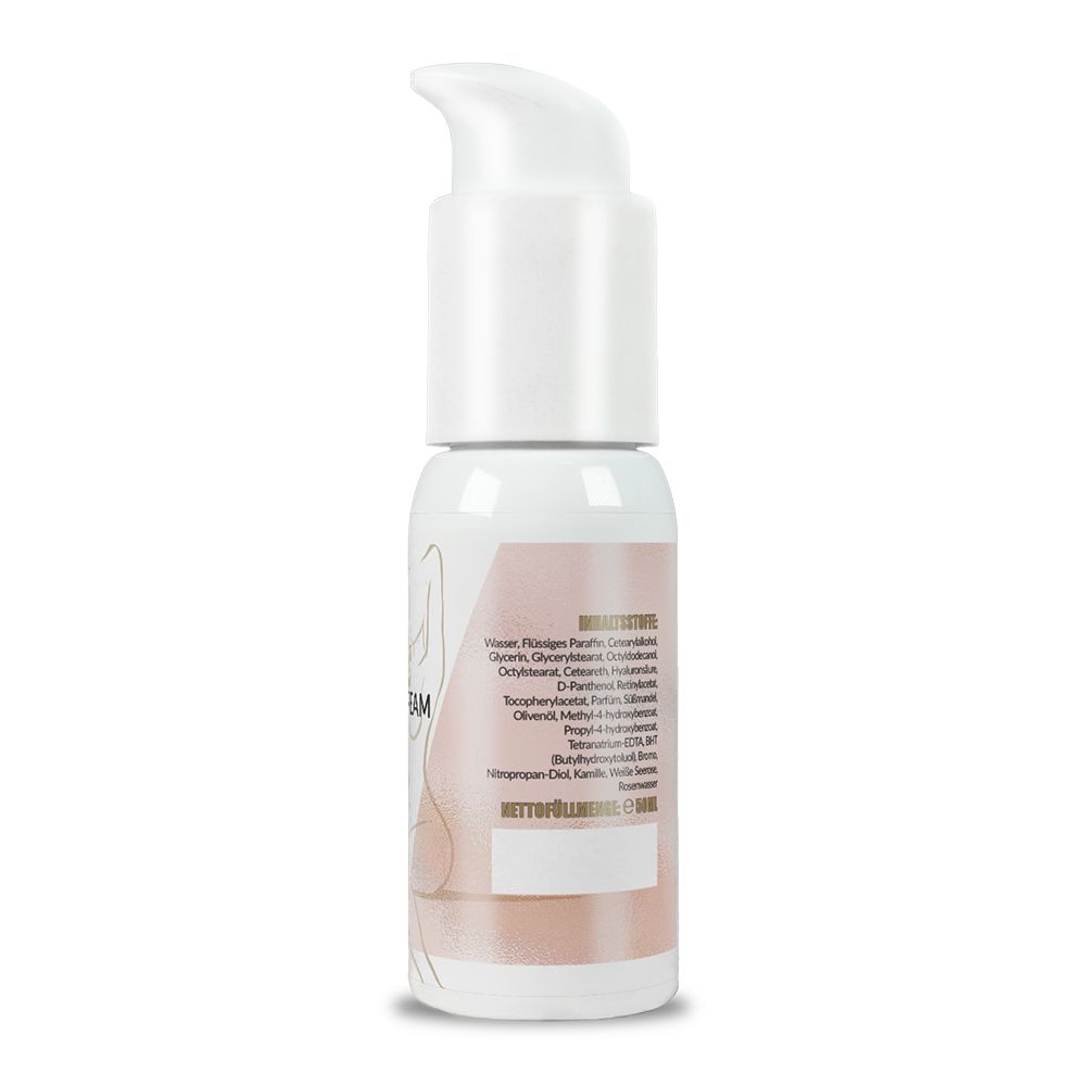 Rückseite der Creme-Flasche. Auflistung der Inhaltsstoffe in deutscher Sprache. Rosa Hintergrund.