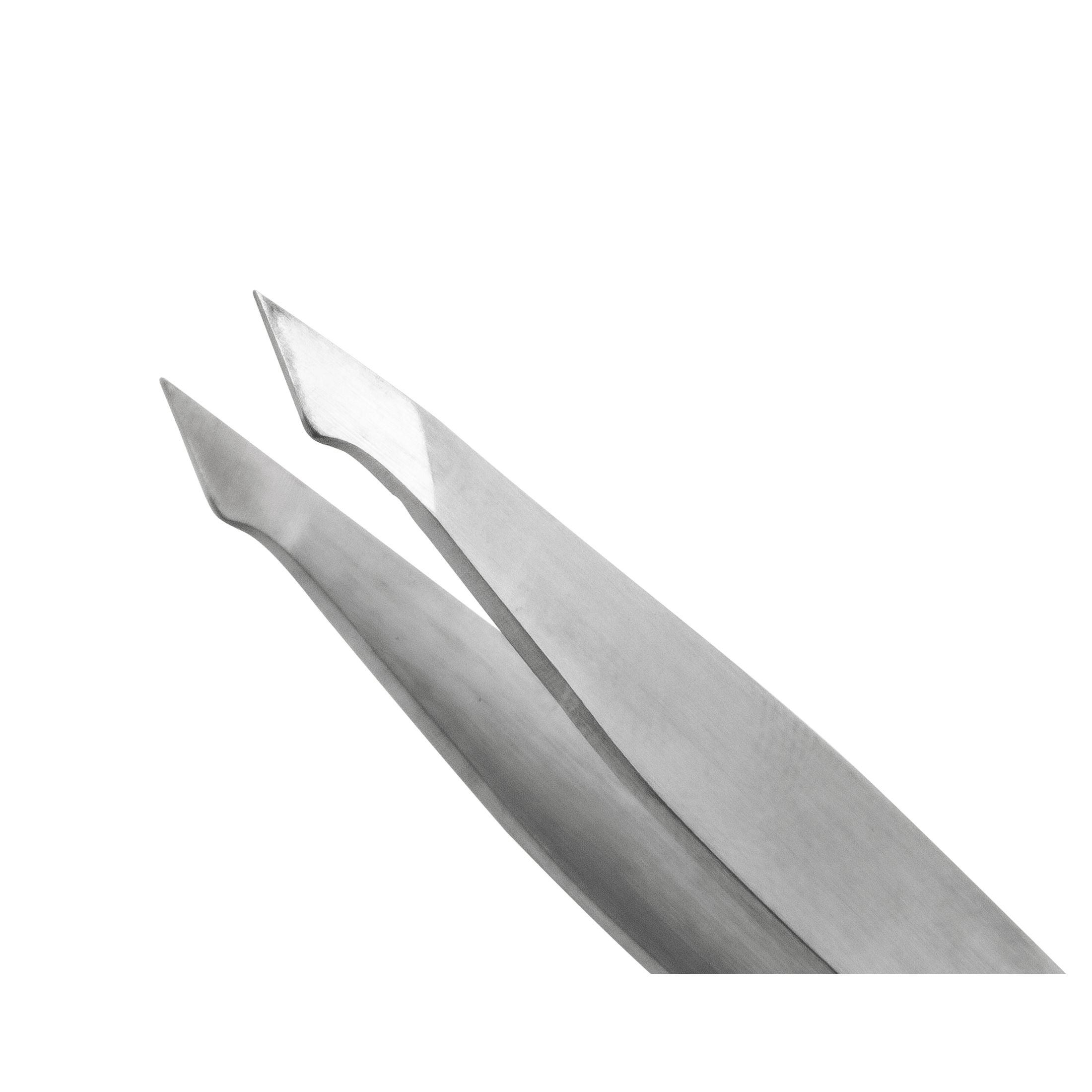 Nahaufnahme einer Metallpinzette. Spitze Enden. Glatte Oberfläche. Auf weißem Hintergrund.