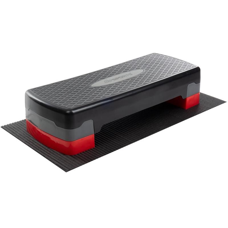 Schwarzer Stepper mit rotem und grauem Akzent. Auf schwarzer Matte. ScSPORTS® Logo sichtbar.