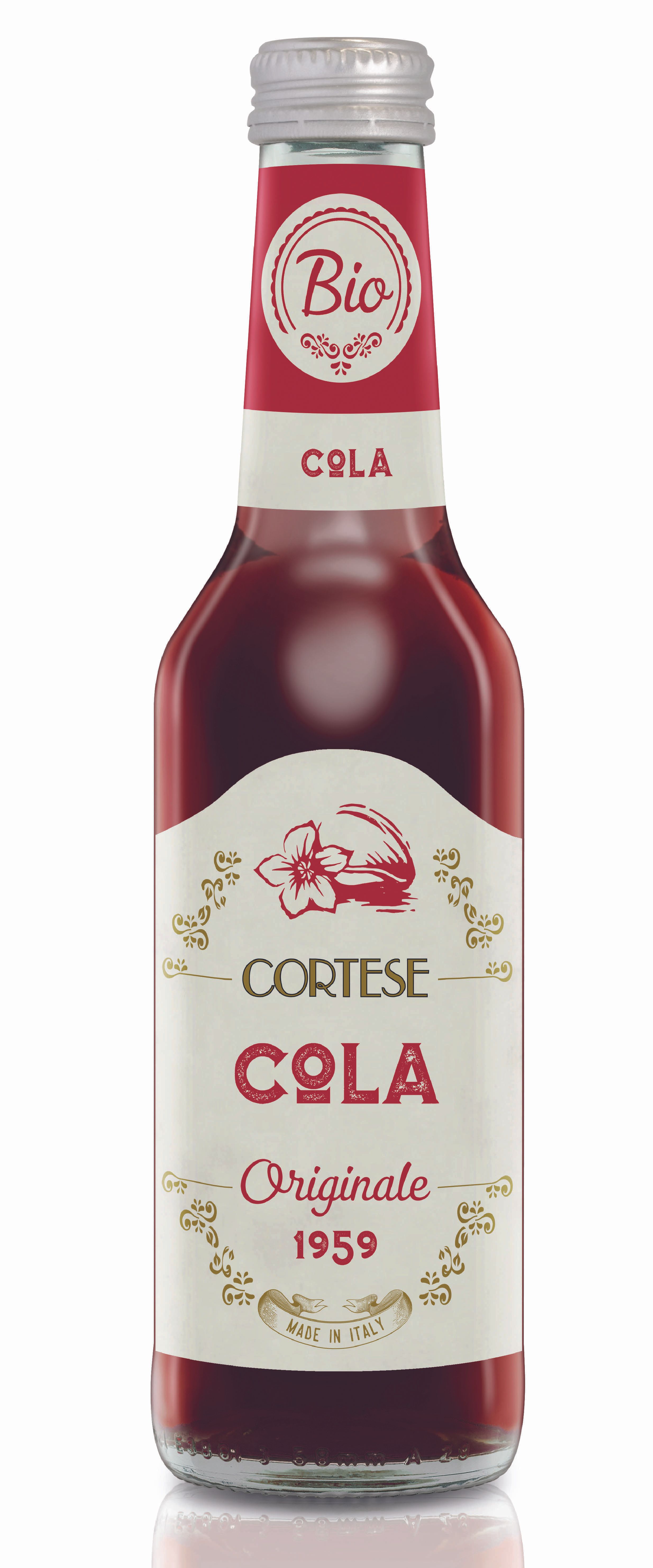 Glasflasche mit roter Flüssigkeit. Etikett mit "Bio Cola", "Cortese Cola Originale 1959" und "Made in Italy".