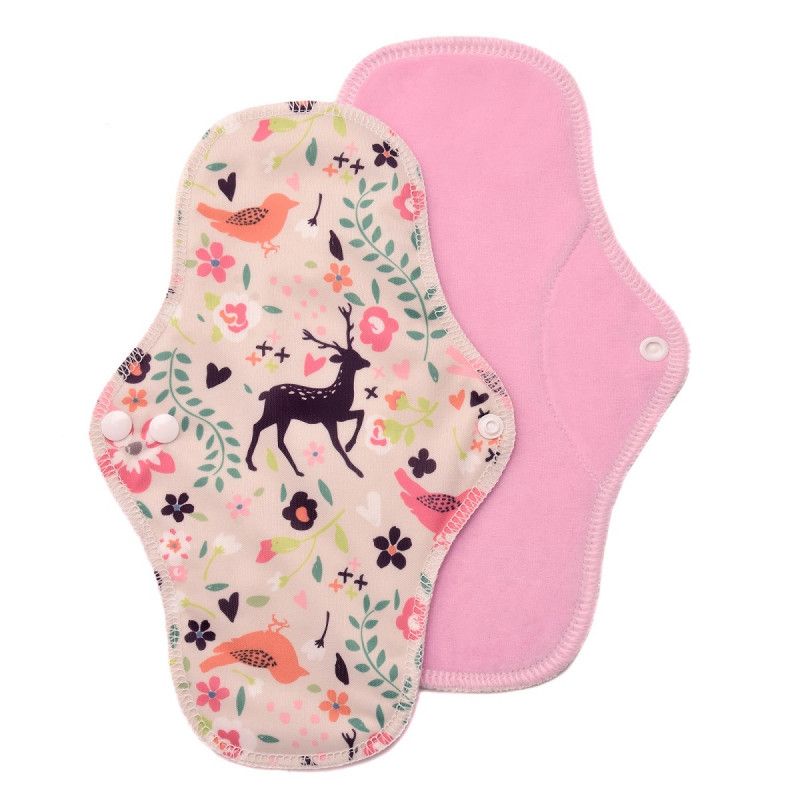 Zwei Stoffbinden. Eine mit floralem Muster und einem Hirsch, die andere rosa. Beide haben Druckknöpfe.
