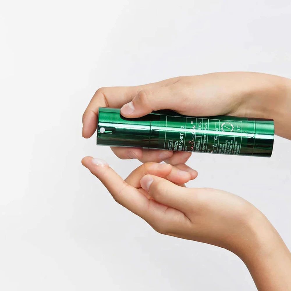 Pro Cica Reedle Shot 100 Flasche mit Text über beruhigende Eigenschaften und Anwendung.