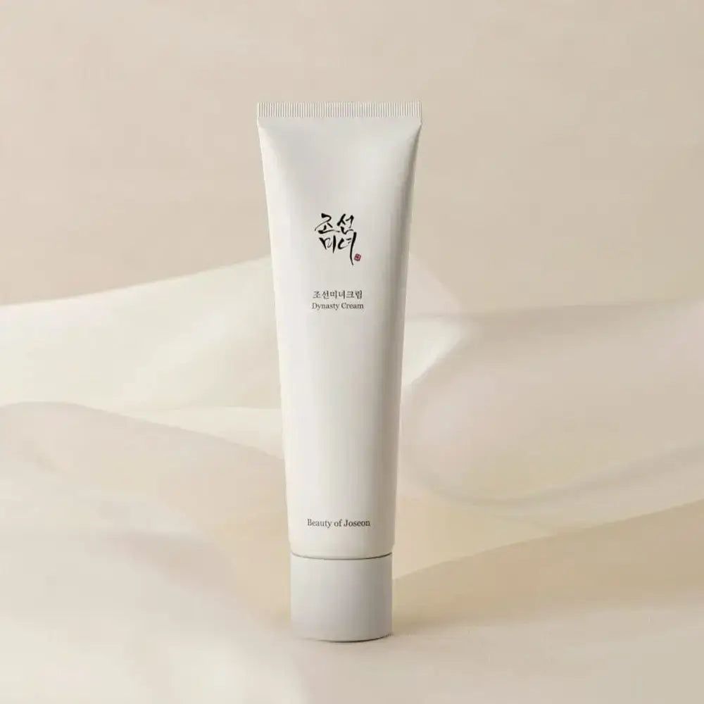 Tube Dynasty Cream. Text in Koreanisch und Englisch.