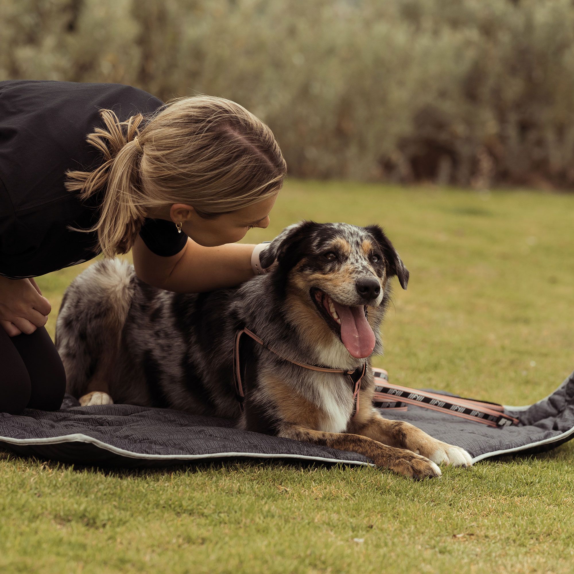 FuzzYard Active Roll-Up Hunde Reisematte