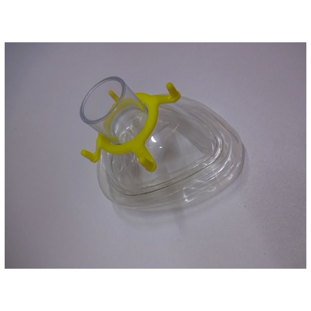 Transparente Beatmungsmaske ohne Ventil mit gelbem Halter. Die Maske hat eine ovale Form und einen Anschluss für einen Schlauch.