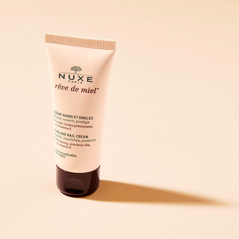 NUXE Rêve de Miel® Hand- & Nagelcreme bei trockenen Händen