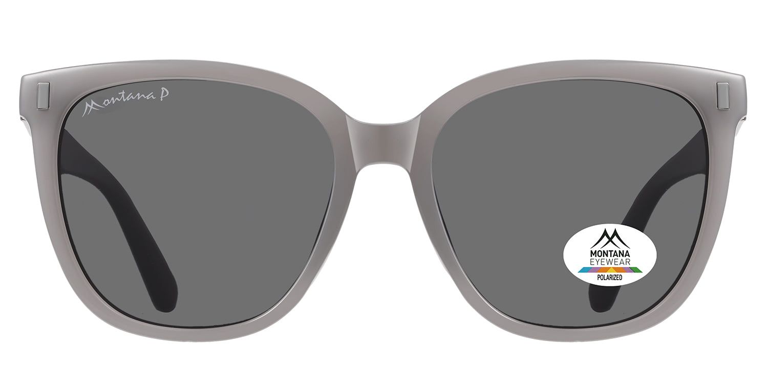 Graue Sonnenbrille mit dunklen Gläsern. Montana Eyewear Logo auf dem Rahmen. Polarisiert-Aufkleber auf dem Glas.