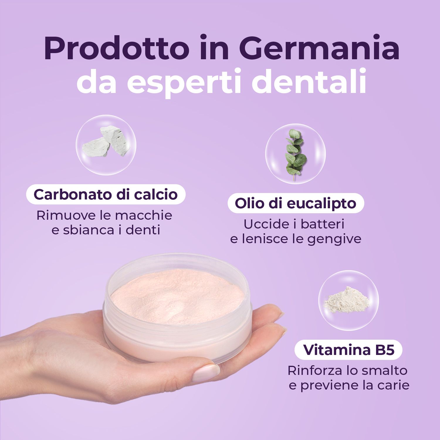 Polvere sbiancante per denti in mano. Ingredienti: carbonato di calcio, olio di eucalipto, vitamina B5.