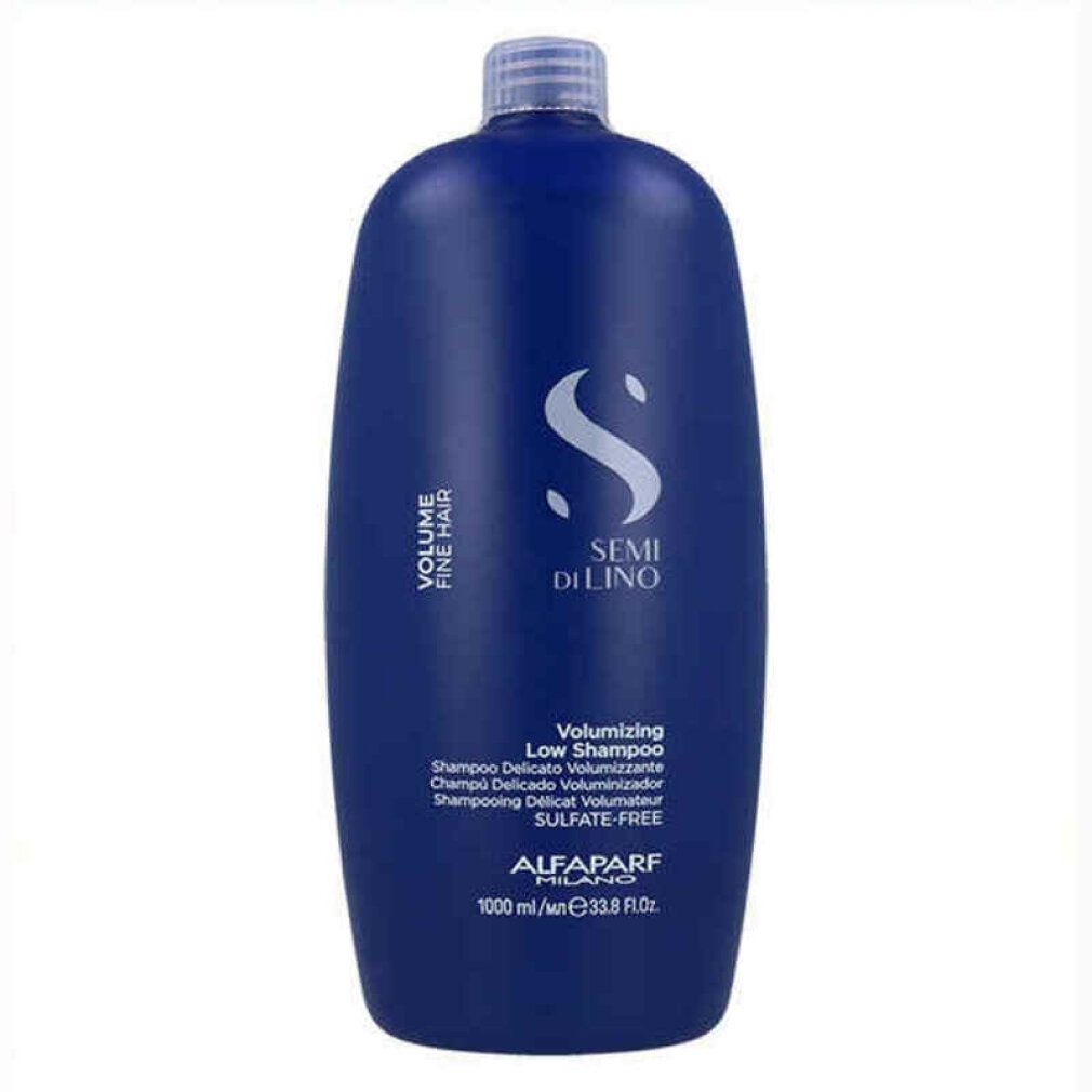 Blaue Shampoo-Flasche mit weißem Deckel. Text: Semi Di Lino, Volume Fine Hair, Volumizing Low Shampoo, Alfaparf Milano. 1000 ml.