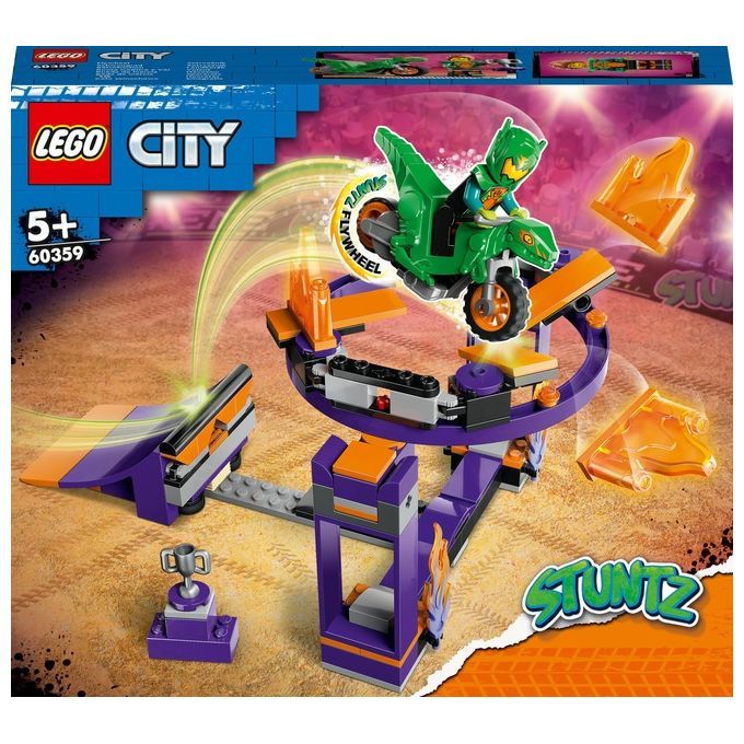 Set LEGO City Stunt con rampa, personaggio motociclista e moto. Il set include una rampa viola e arancione, una pista circolare e un trofeo. La confezione indica "5+" e il numero del set "60359".