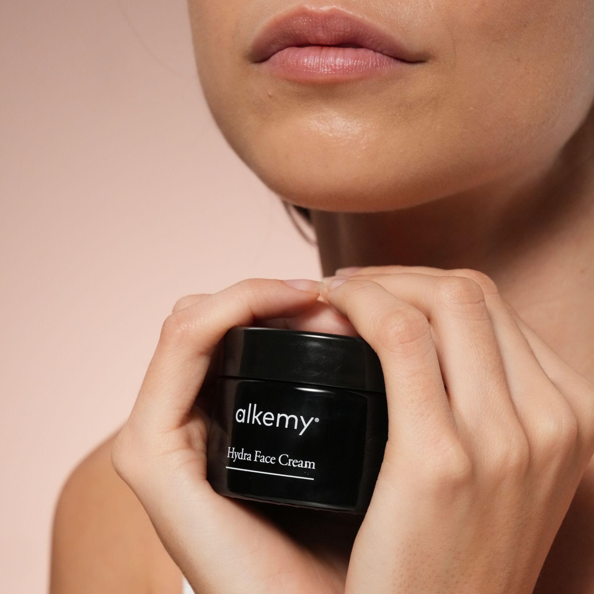 Alkemy Feuchtigkeitsspendende Anti-Falten Gesichtscreme mit Anti-Aging, Hyaluronsäure, trockene Haut