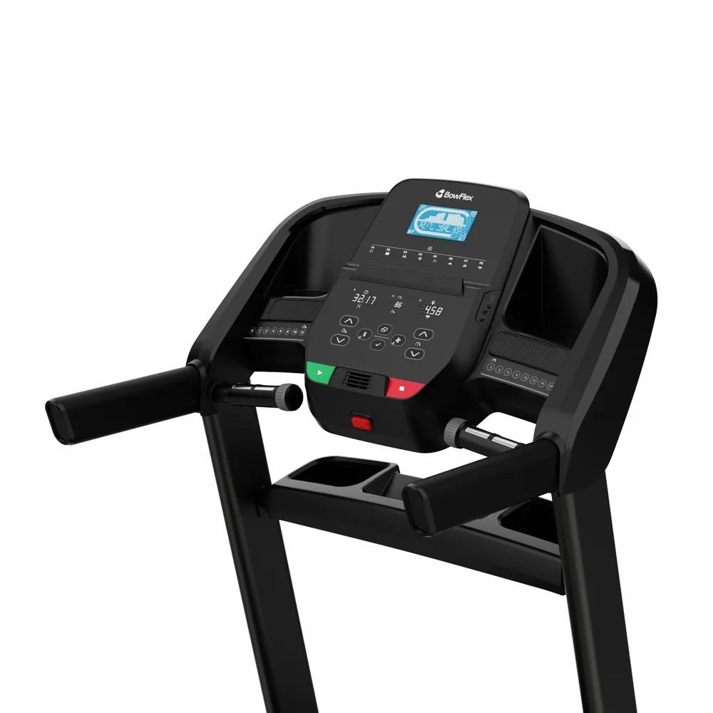 Schwarze Laufbandkonsole. Display, Bedienelemente, Armlehnen. BowFlex-Logo. Auf weißem Hintergrund.