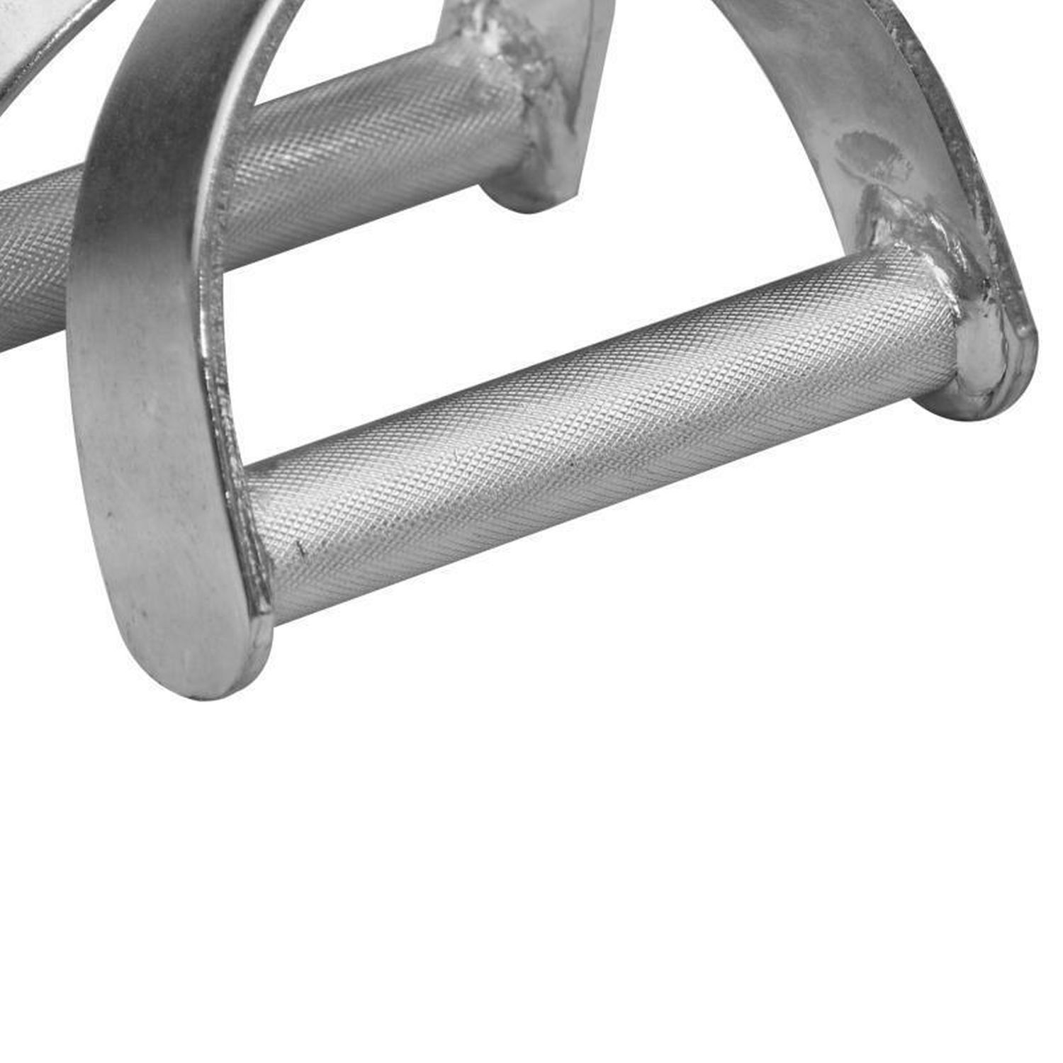 Nahaufnahme eines Hufgriffs. Geriffelte Oberfläche der Metallgriffe. Deutlich erkennbare Textur.