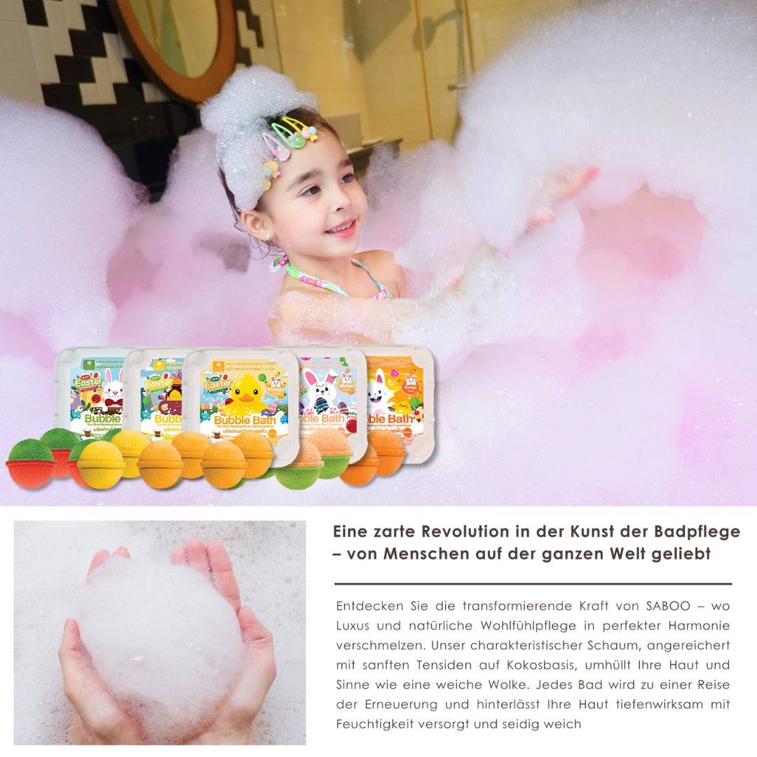 Kind in Badewanne mit Schaum. Mehrere Verpackungen mit Badebomben. Text: Eine sanfte Revolution.