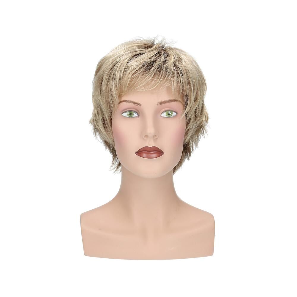 Blond gefärbte Perücke mit kurzem, fransigem Schnitt. Auf einer Büste präsentiert.