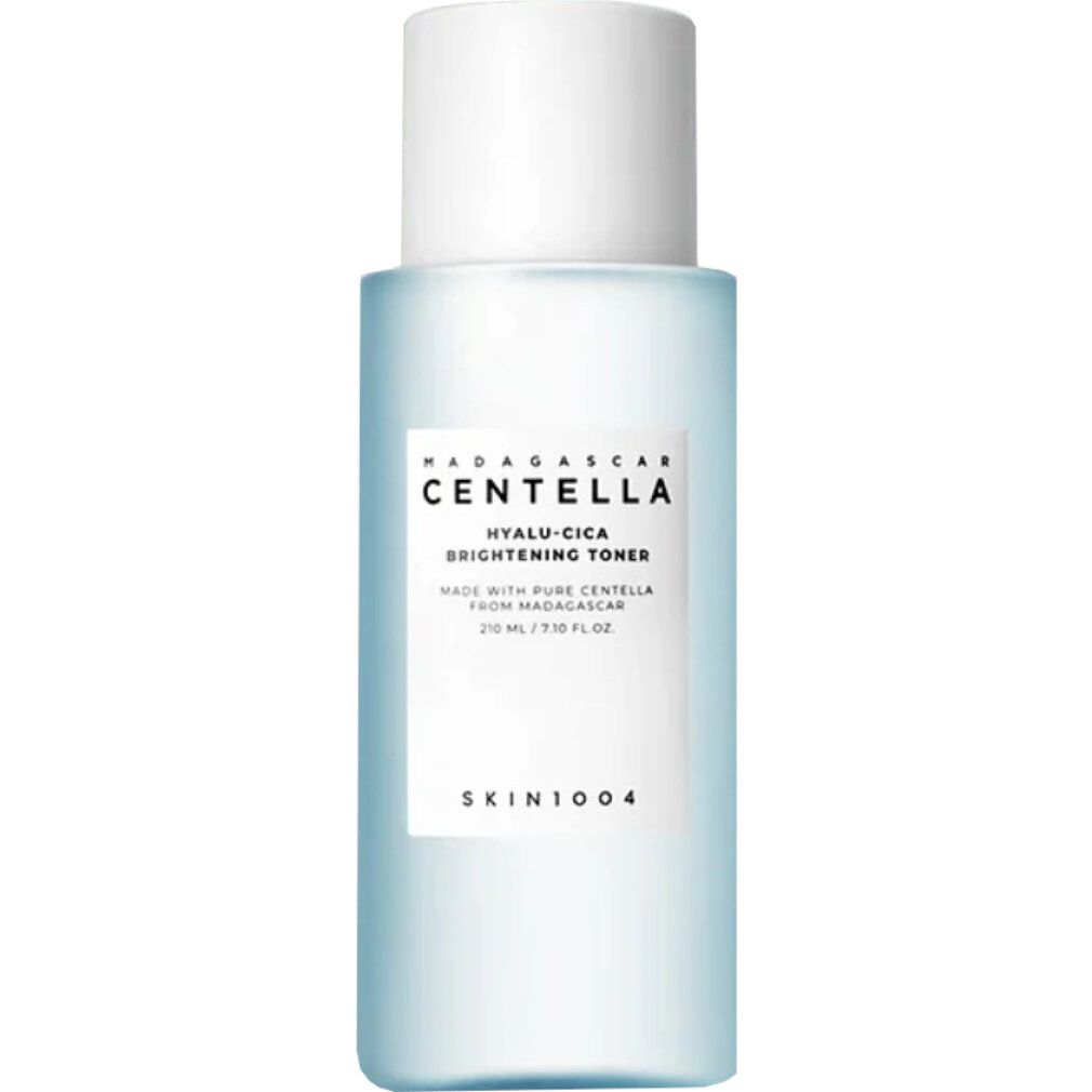Kleine blaue Flasche mit weißem Deckel. Aufschrift: MADAGASCAR CENTELLA Hyalu-Cica Brightening Toner. SKIN1004.