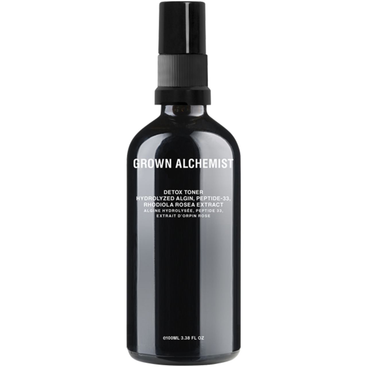 Schwarze Flasche mit Sprühkopf. Aufschrift: Grown Alchemist Detox Toner. Text in weißer Schrift.