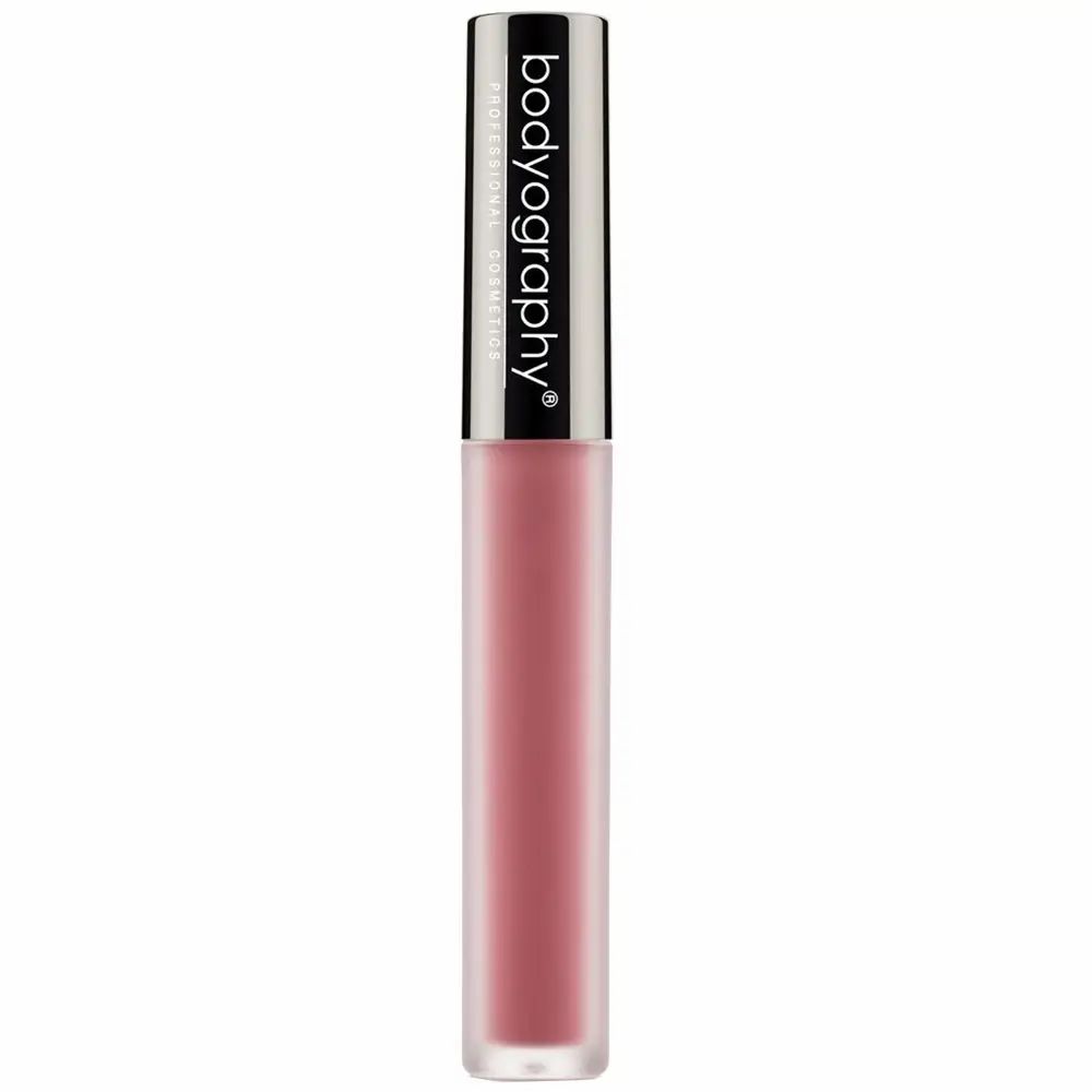 Lippenstift-Tube, rosa Flüssigkeit, silberner Deckel mit Schriftzug BODYOGRAPHY. Durchsichtige, matte Tube.