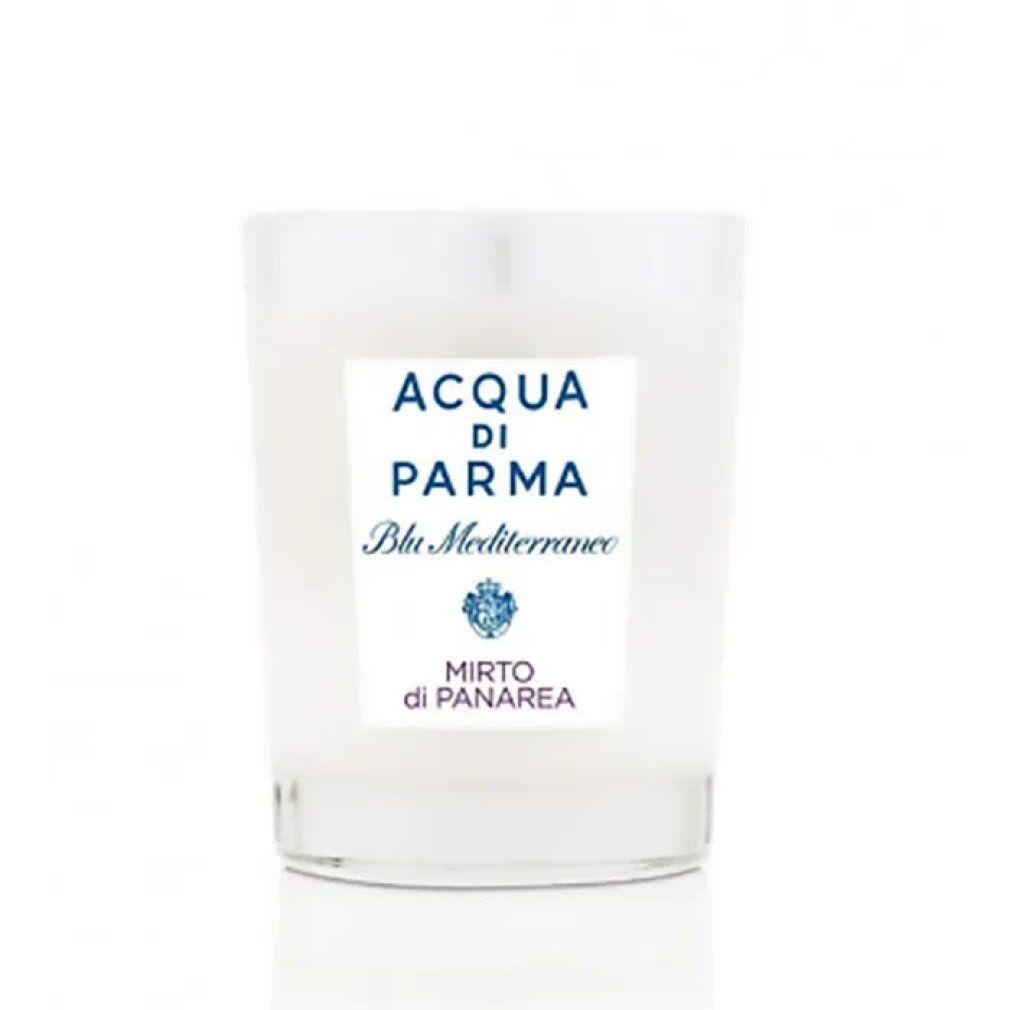 Kerze im Glas. Aufschrift: Acqua di Parma Blu Mediterraneo Mirto di Panarea. Weiße Kerze in einem Glasbehälter.