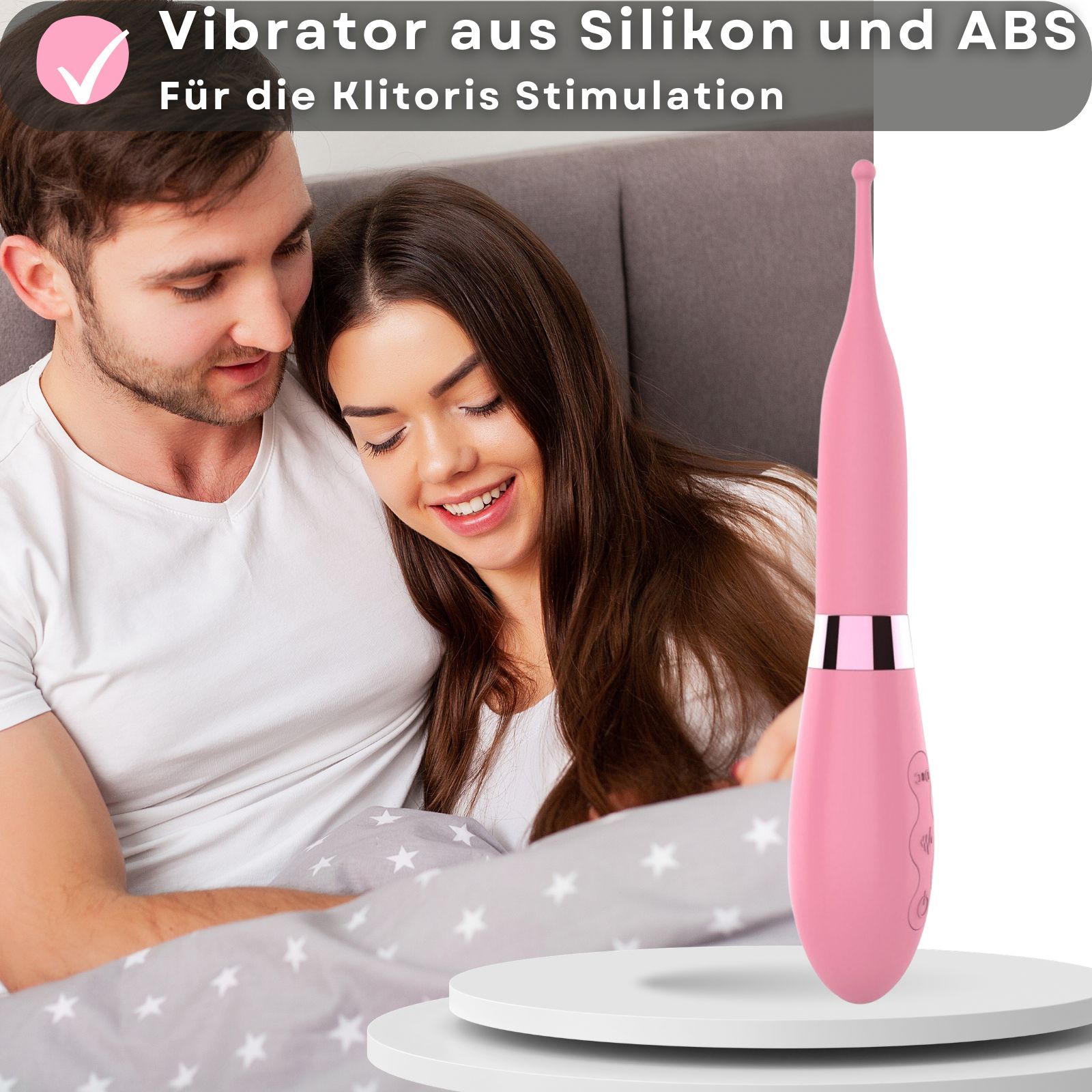 Rosa Vibrator mit Reizkugel. Aus Silikon und ABS. Paar im Hintergrund. Produkt auf weißem Podest. 10 Vibrationsmodi. Aufladbar über USB.