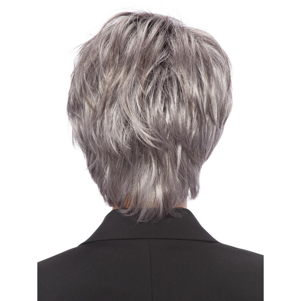 Graue Perücke mit kurzem, fransigem Pony. Frau mit schwarzem Blazer. Rückansicht.