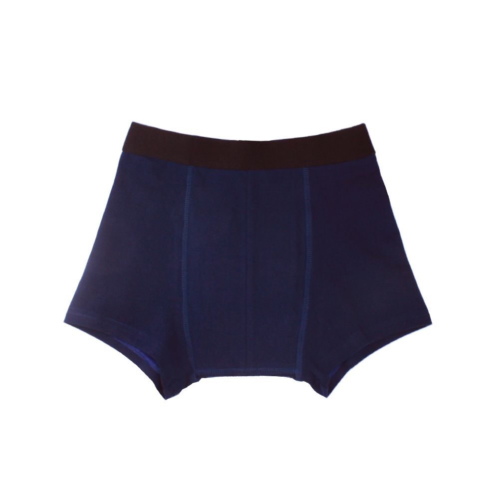 Dunkelblaue Inkontinenzhose mit schwarzem Bund. Vorderansicht, auf weißem Hintergrund.