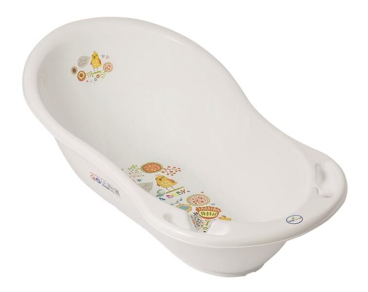 Weiße Babybadewanne mit bunten Verzierungen. Ovale Form mit Griffen. Aufdruck mit Vögeln und Kreisen.