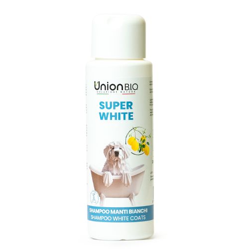 Weiße Flasche mit Shampoo für Hunde. Aufschrift: Union B.I.O. Super White. Abbildung eines Hundes in Badewanne.