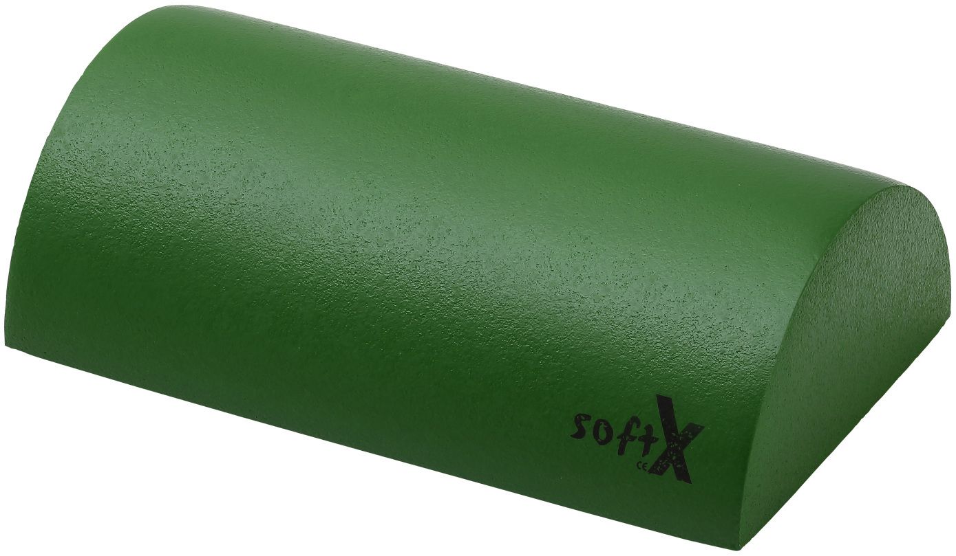 Halbrolle, grün. Zylindrische Form mit flacher Unterseite. Aufschrift "softX".