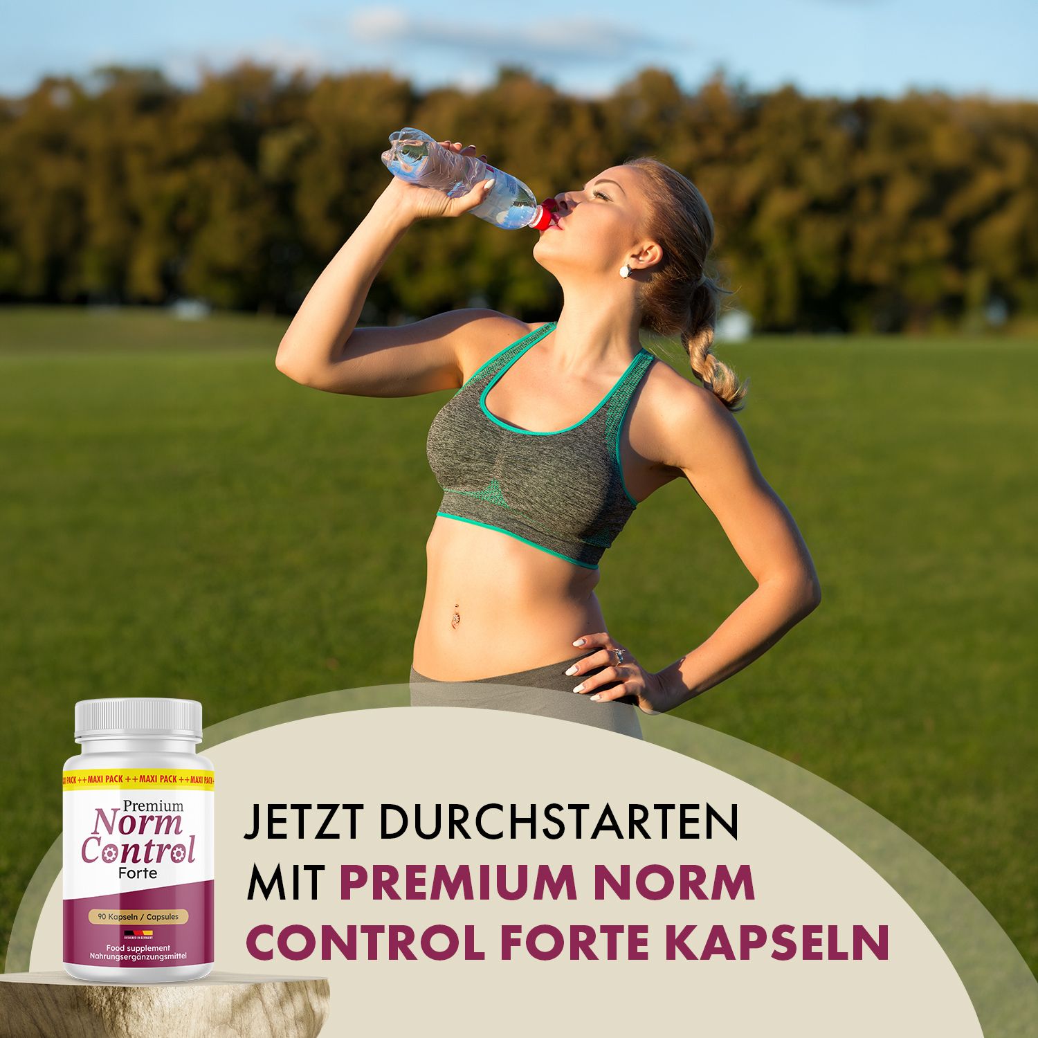 Frau trinkt aus Wasserflasche neben einer Flasche mit Norm Control Forte Kapseln.
