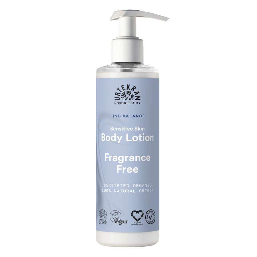 Körperlotion-Flasche mit Pumpverschluss. Aufschrift: Fragrance Free, Sensitive Skin. Zertifizierte Bio-Qualität, vegan.