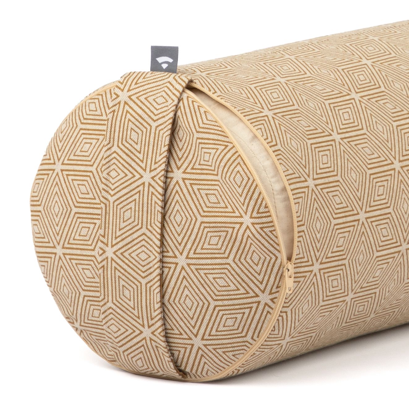 Beige Yoga-Bolster mit geometrischem Muster. Reißverschluss an der Seite. Kleines Label.