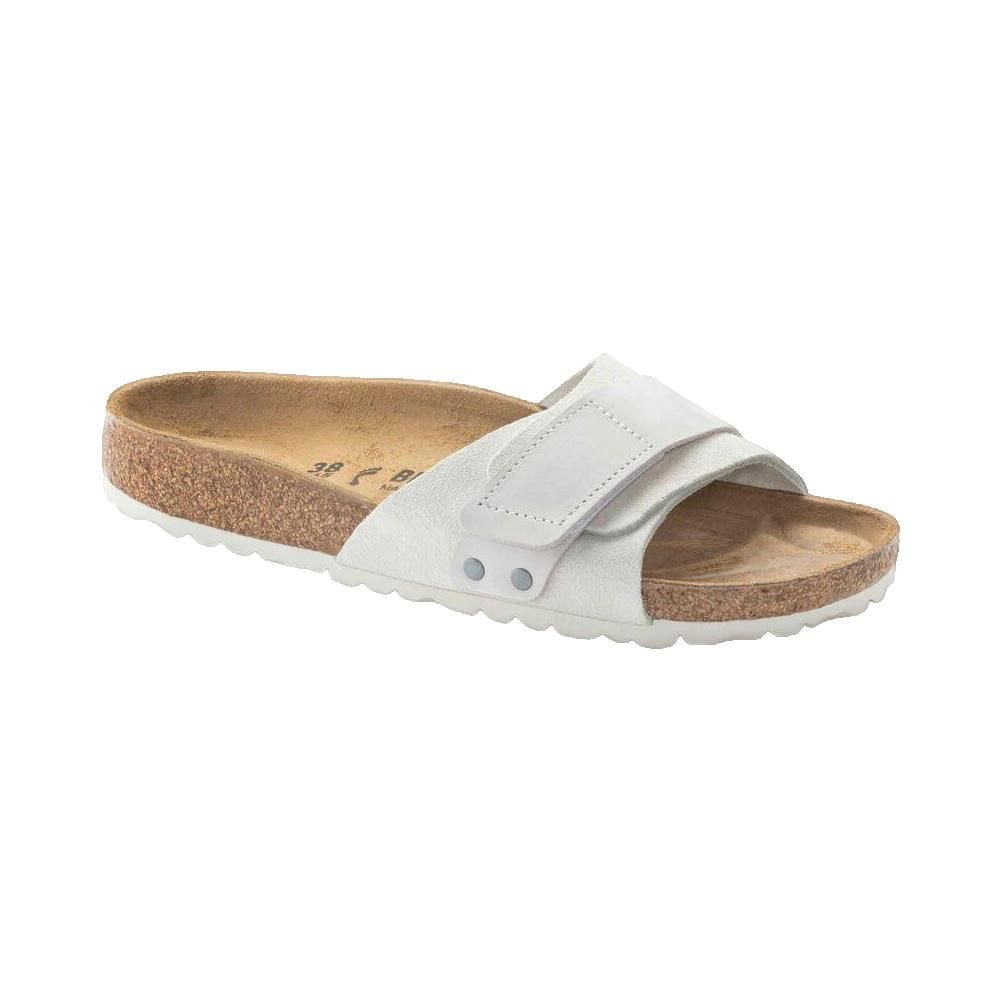 Sandalo Birkenstock Oita. Tomaia bianca, cinturino regolabile. Plantare in sughero, suola bianca. Taglia 38.
