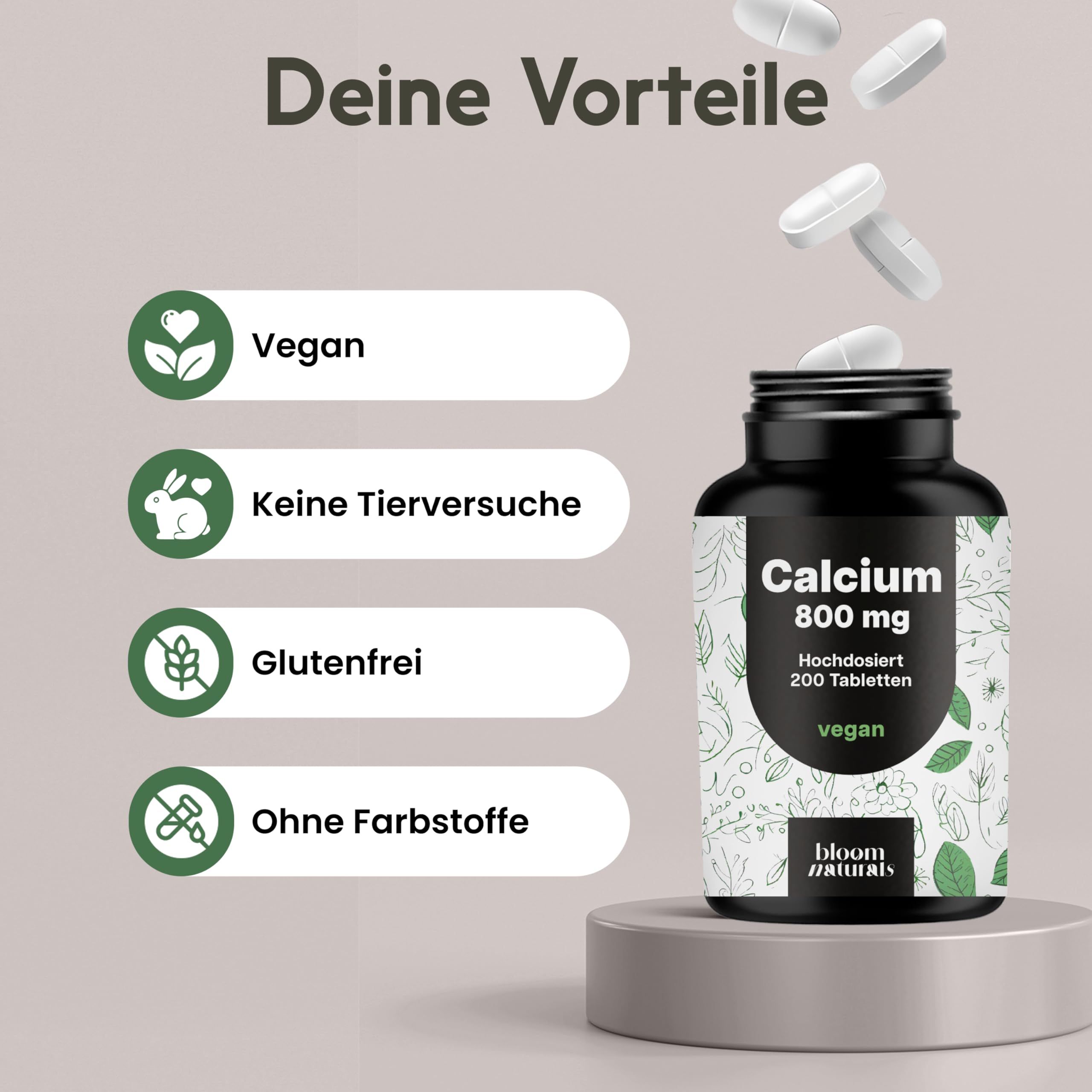 Produktabbildung: Schwarze Flasche mit Tabletten. Text: Vegan, keine Tierversuche, glutenfrei, ohne Farbstoffe. Aufschrift: Calcium 800 mg.