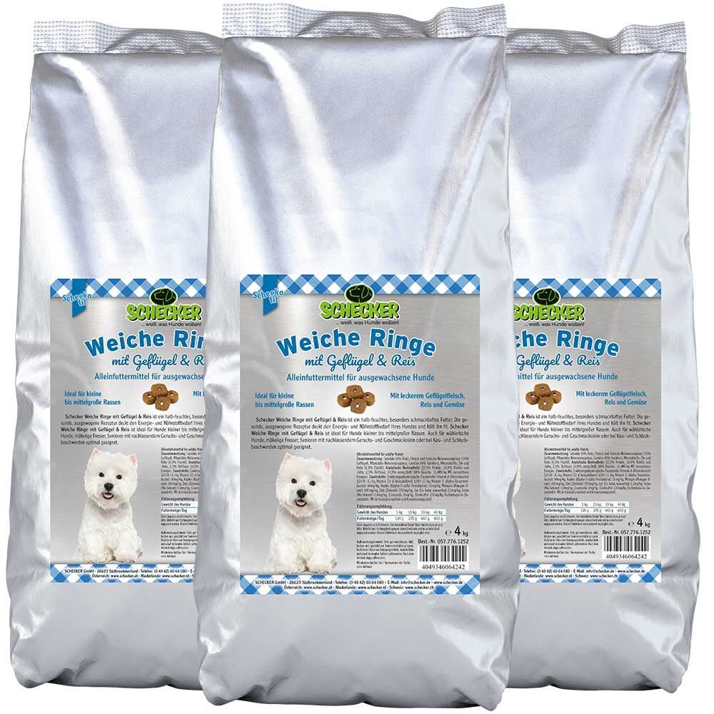 Drei silberne Beutel mit Produktetikett. Aufschrift: Schecker Weiche Ringe mit Geflügel & Reis. Abbildung: weißer Hund.
