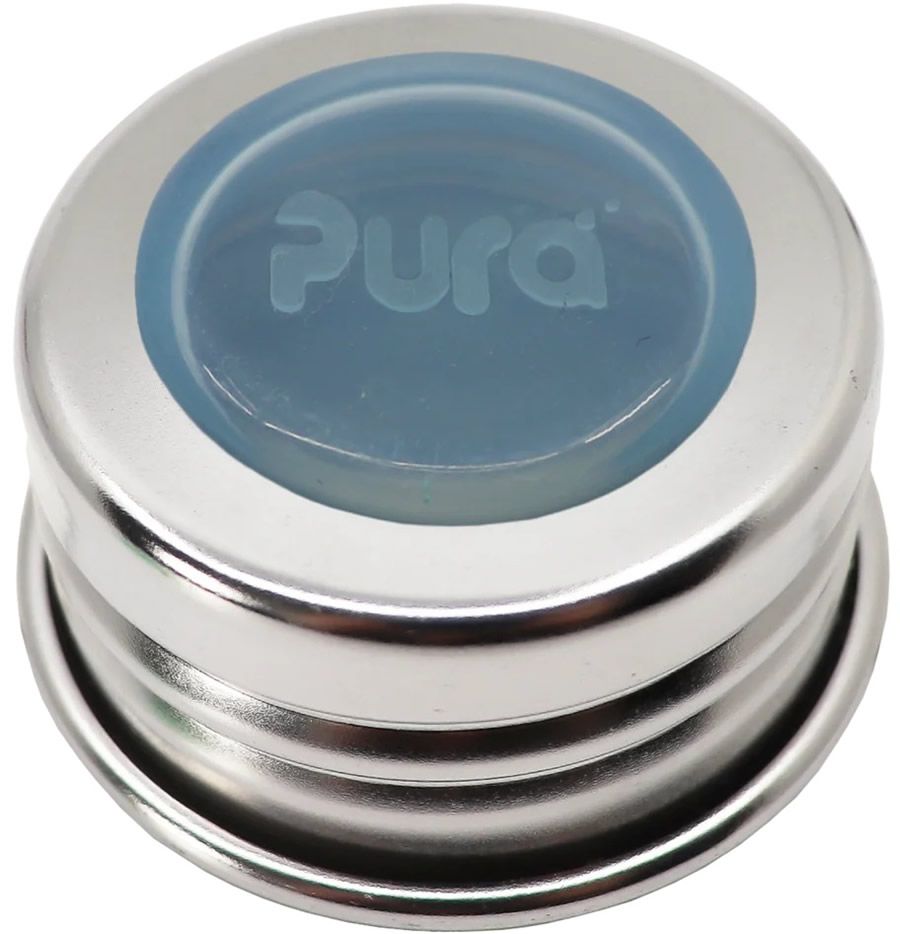 Deckel aus Edelstahl mit blauem Einsatz. Geprägt mit dem Wort "Pura".