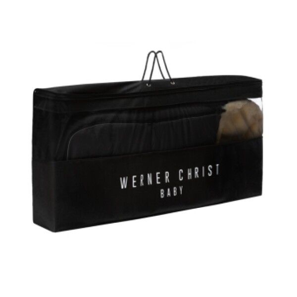 Schwarze Tragetasche mit WERNER CHRIST BABY Schriftzug. Sichtfenster. Lammfell Schlittensack.