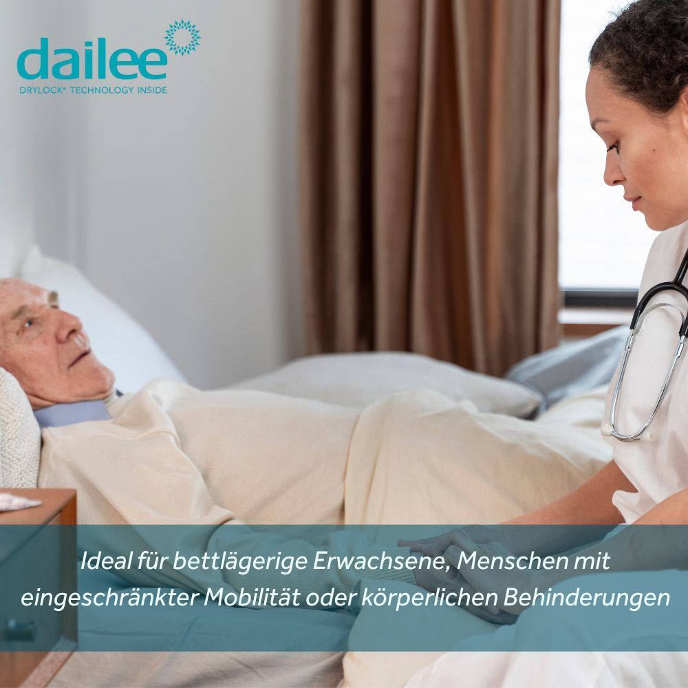 Älterer Mann im Bett, eine Krankenschwester hält seine Hand. Dailee Logo oben links.