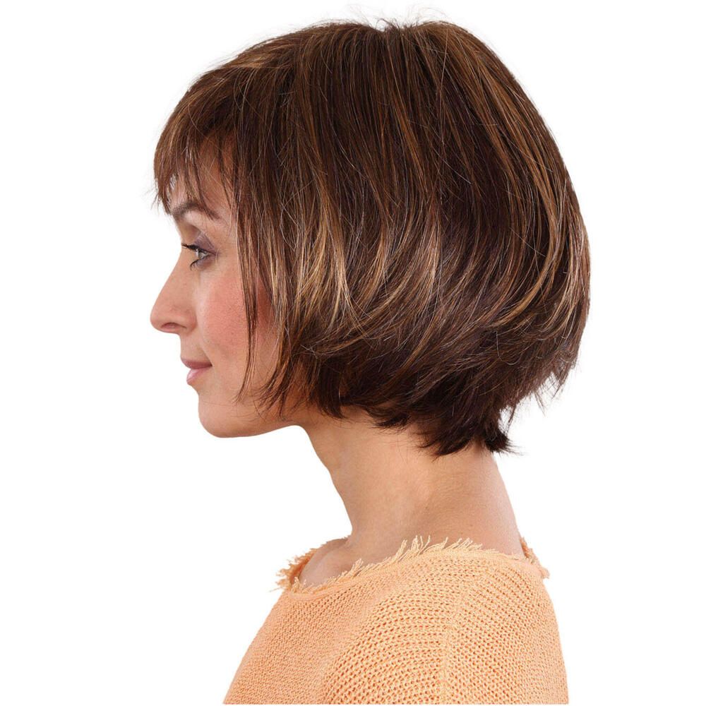 Perücke Maren von trendhair. Bob-Frisur, braun mit helleren Strähnen. Seitenansicht einer Frau.