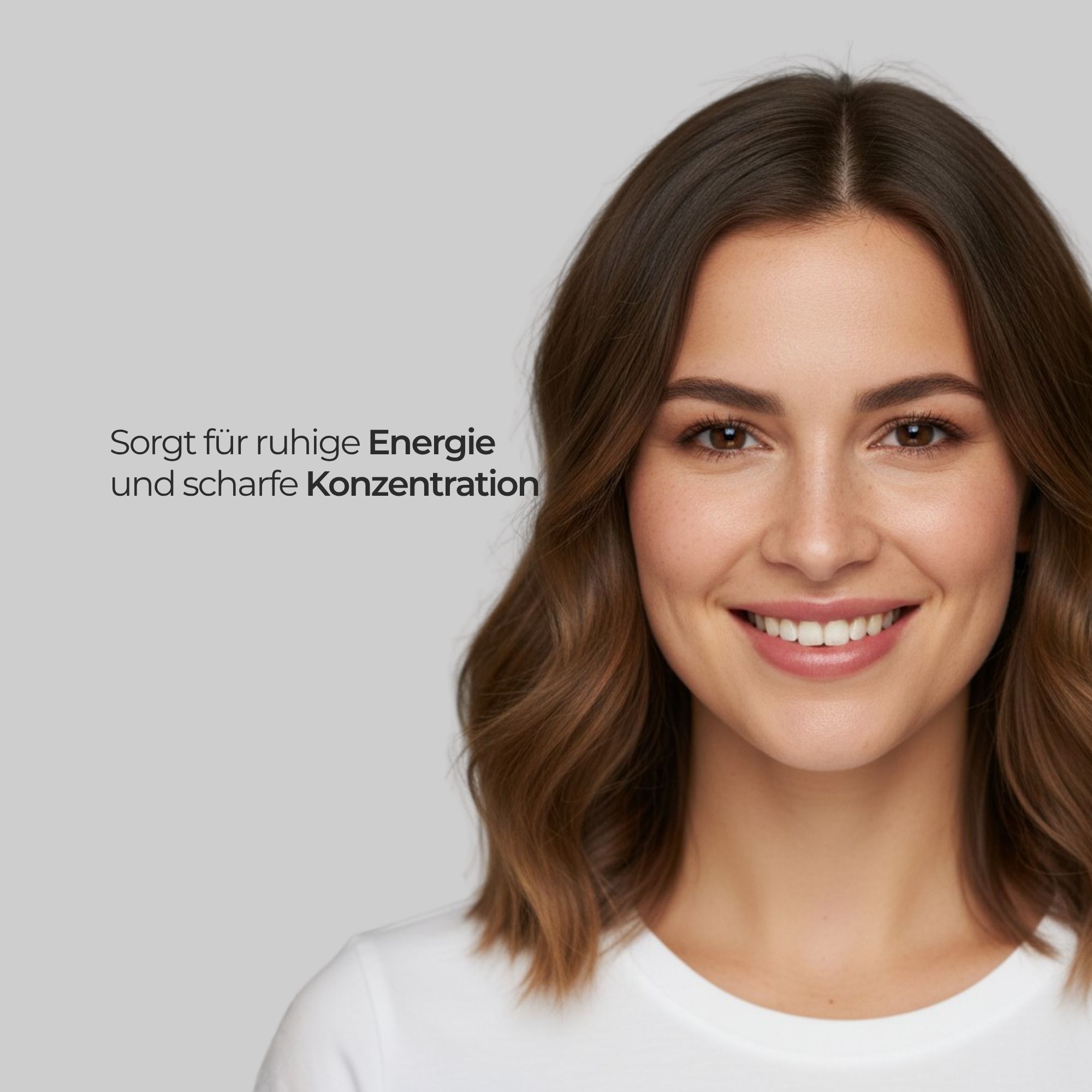 Porträt einer lächelnden Frau. Text: Sorgt für ruhige Energie und scharfe Konzentration.