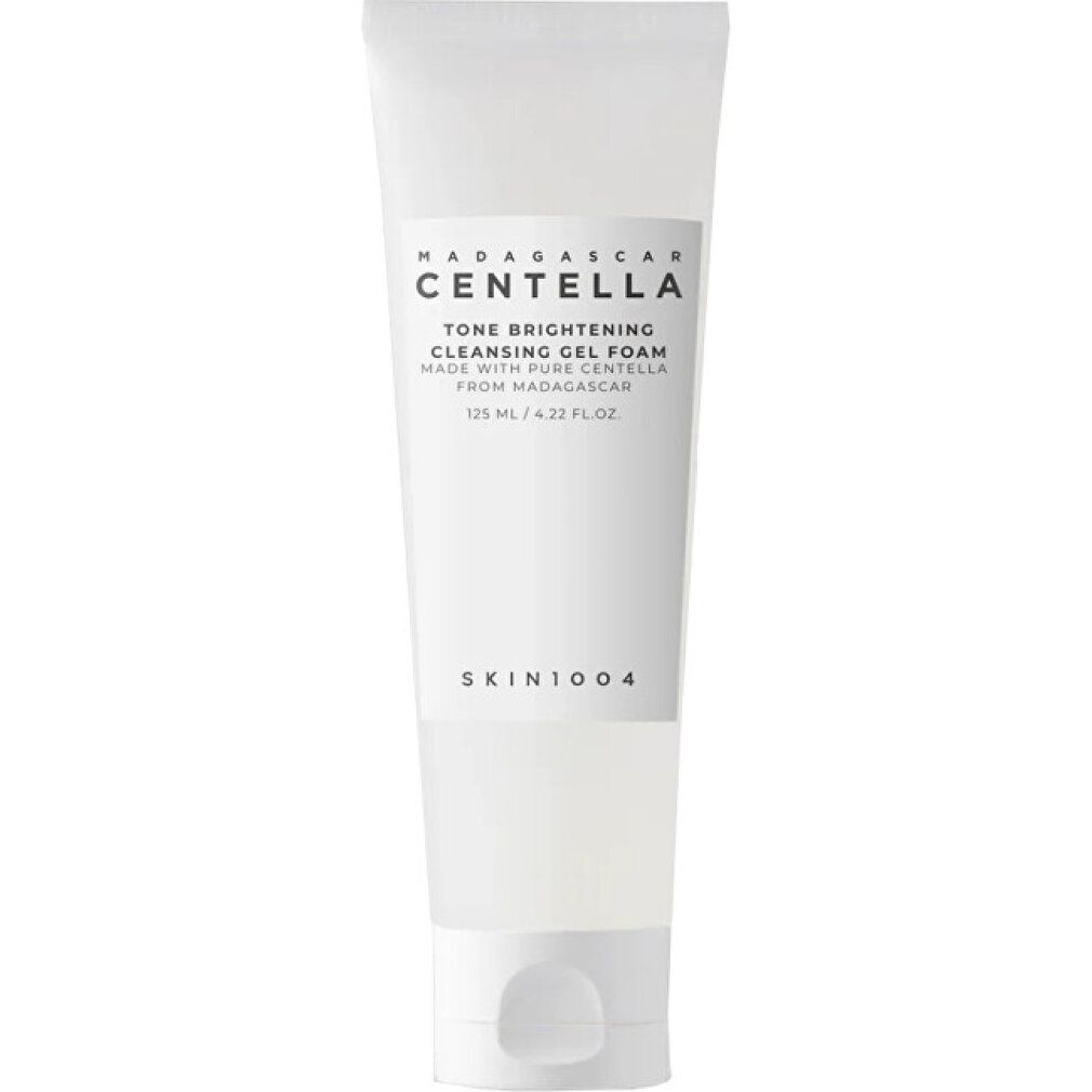 Weißer Tubenbehälter mit Aufschrift. Produktname: Tone Brightening Cleansing Gel Foam. Marke: SKIN1004.