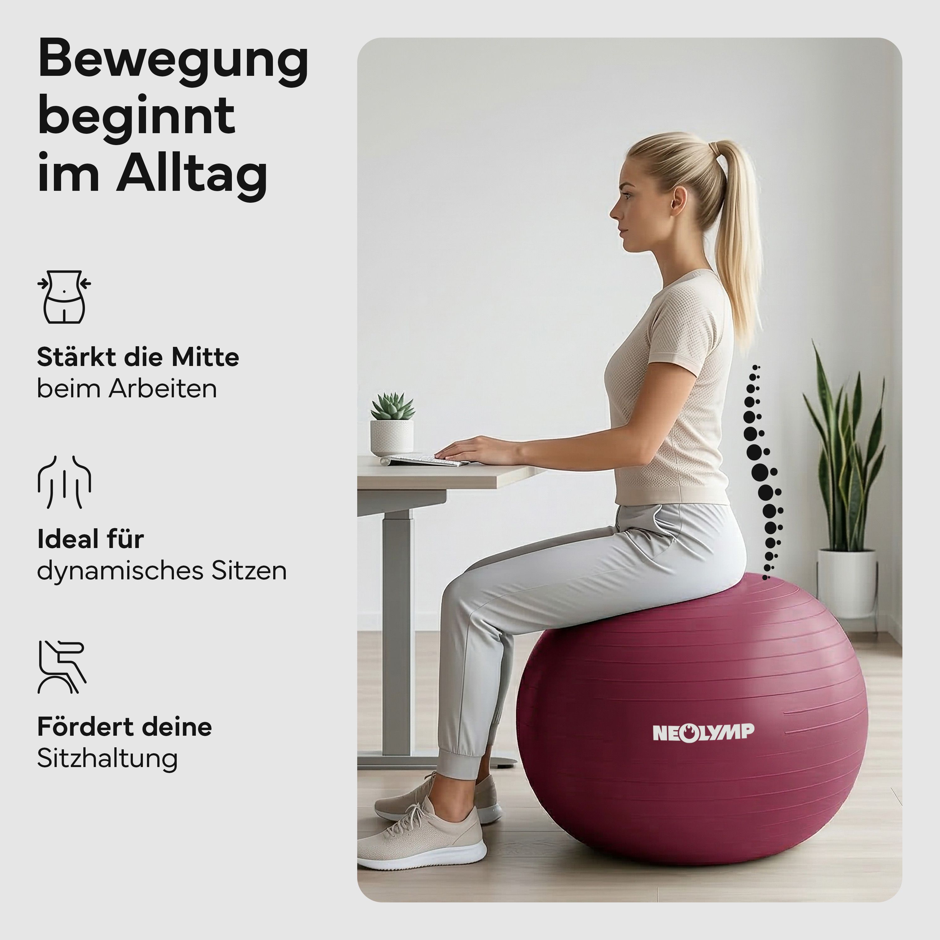 Frau sitzt dynamisch auf Gymnastikball am Schreibtisch.
