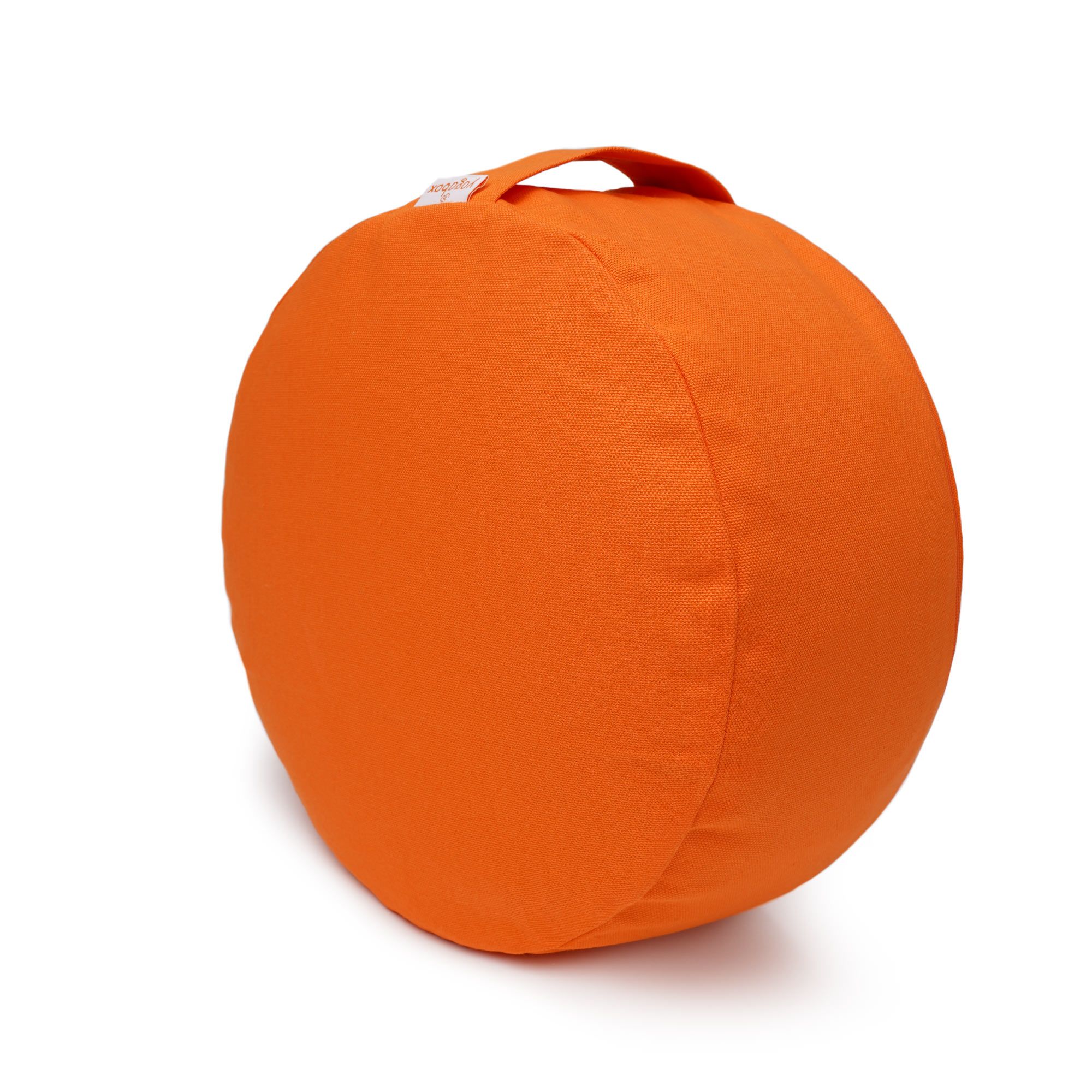 Rundes, orangefarbenes Meditationskissen mit Tragegriff oben.