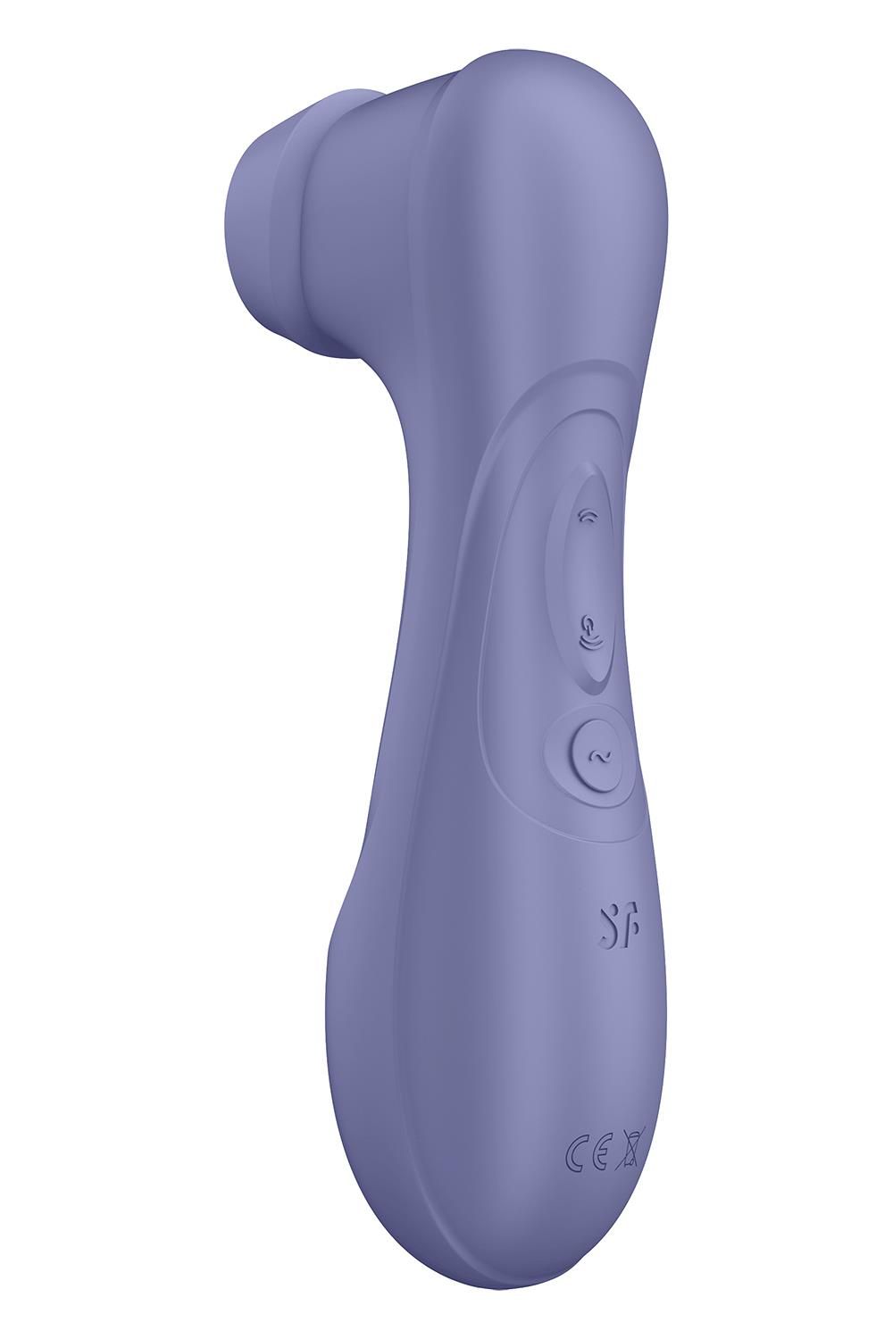 Lila Satisfyer Pro 2 Vibrator, Seitenansicht. Zeigt Bedienelemente und die CE-Kennzeichnung.