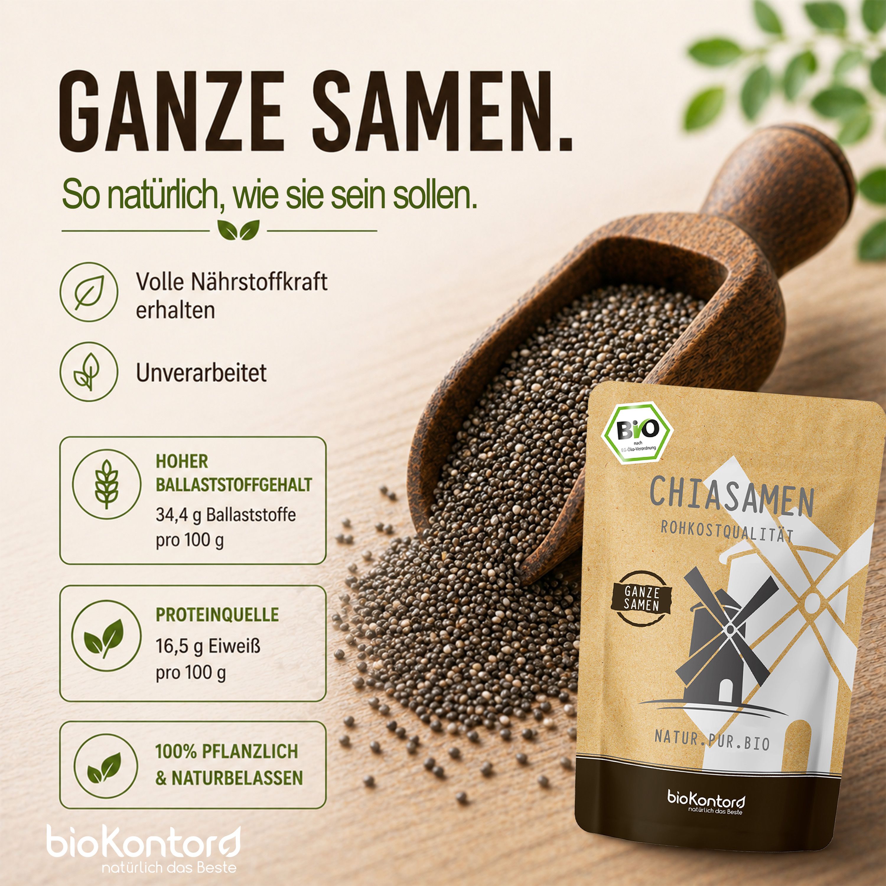 Bio Chiasamen auf einem Holzlöffel, neben einer Tüte, mit Fokus auf Nährwerte und Rohkostqualität.