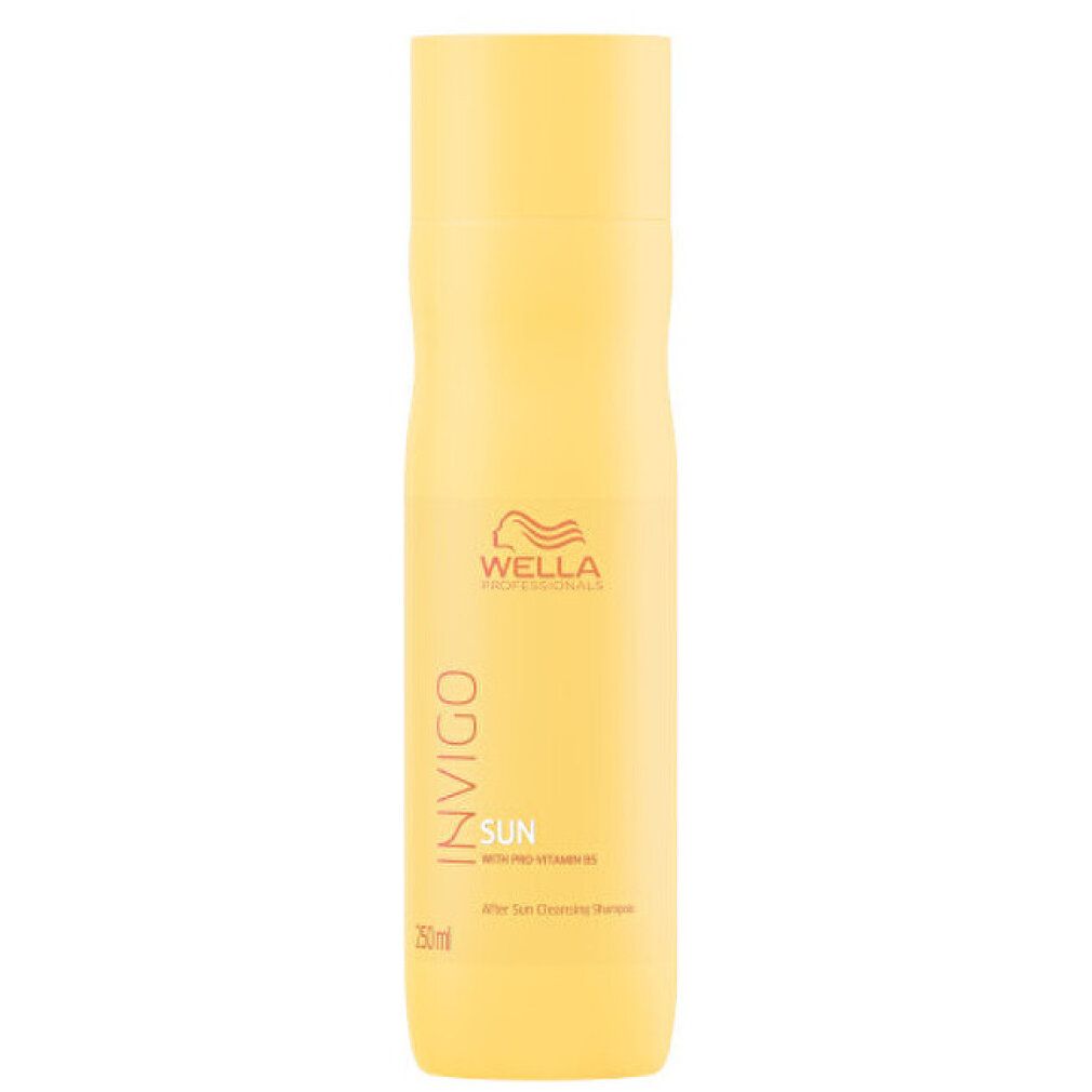 Gelbe Flasche mit gelbem Deckel. Text: SUN, INVIGO, After Sun Cleansing Shampoo, 250 ml.