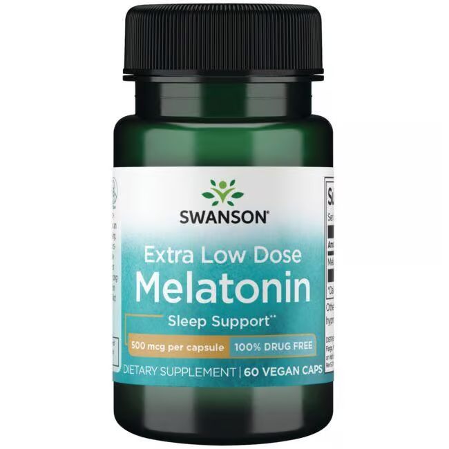 Grüne Flasche mit schwarzem Deckel. Aufschrift: SWANSON, Melatonin, 500 mcg, 60 vegane Kapseln.