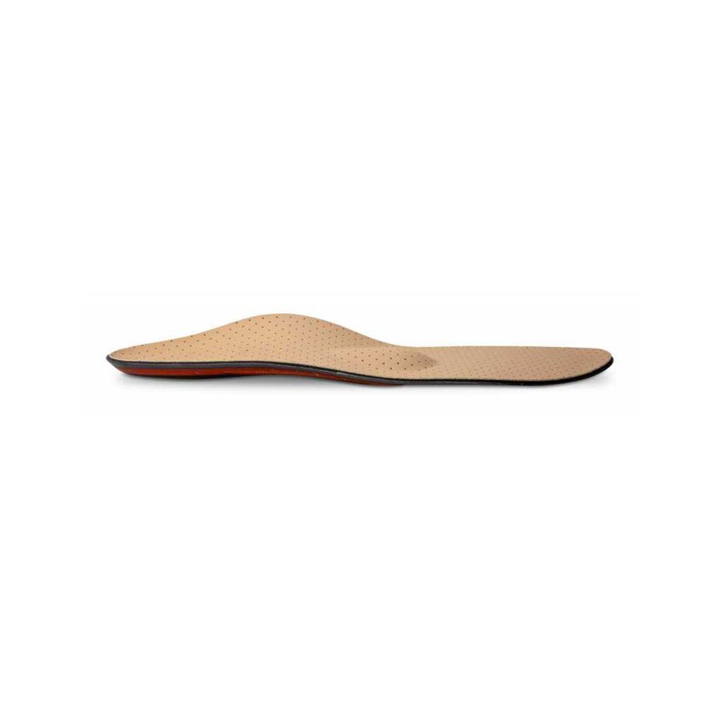 Beige Einlegesohle mit kleinen Löchern, schwarzem Rand und roter Unterseite. Seitliche Ansicht.