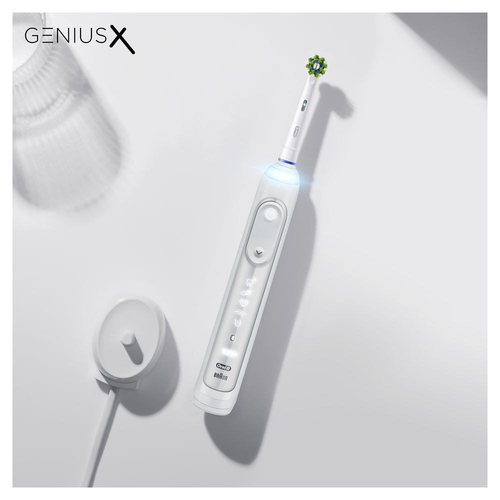 Oral-B - Elektrische Zahnbürste "Genius X - White" in Weiß