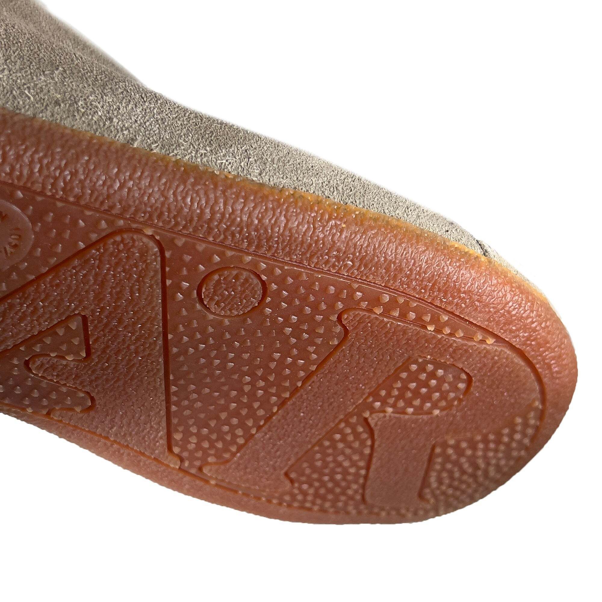 Profilansicht der Sohle von BÄR Magda Damen Stiefeletten mit rutschfestem Profil.